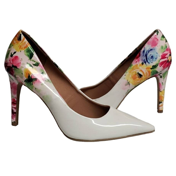 Christian Siriano Shoes - Christian Sirjano White Heels with Floral Pattern on Heels sz 11